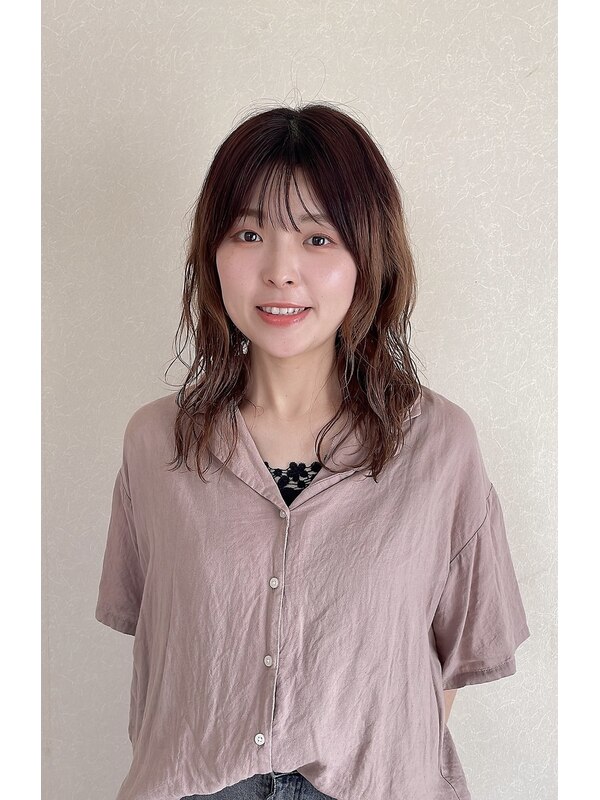 スタイリスト 岡澤 美徳